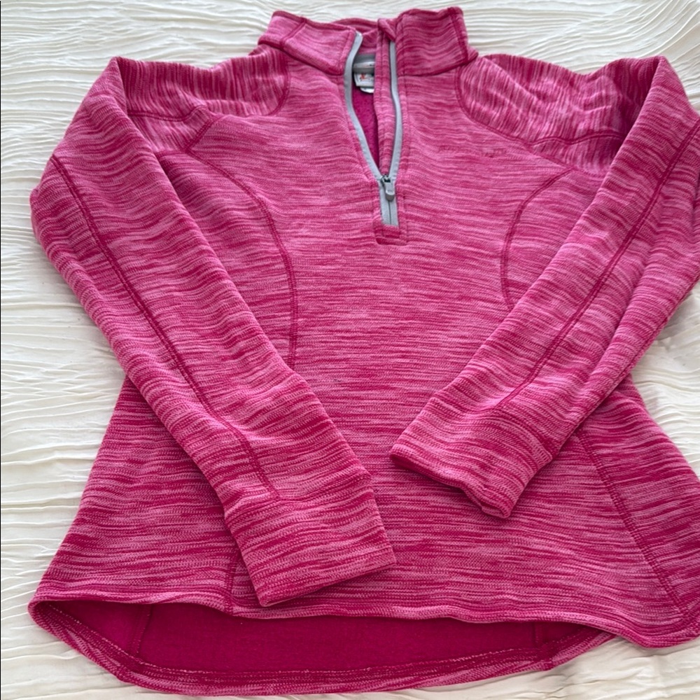 Avalanche Fuchsia Quarter-Zip Top. Size Small. NWOT in excellent condition
